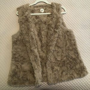 Dylan Plush faux fur Vest by True Grit size XL